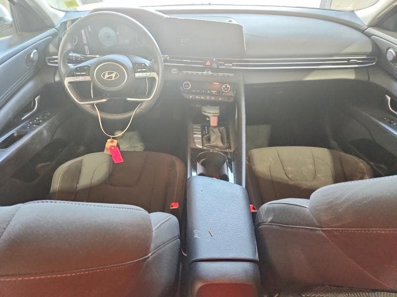 2025 HYUNDAI ELANTRA SEL 8
