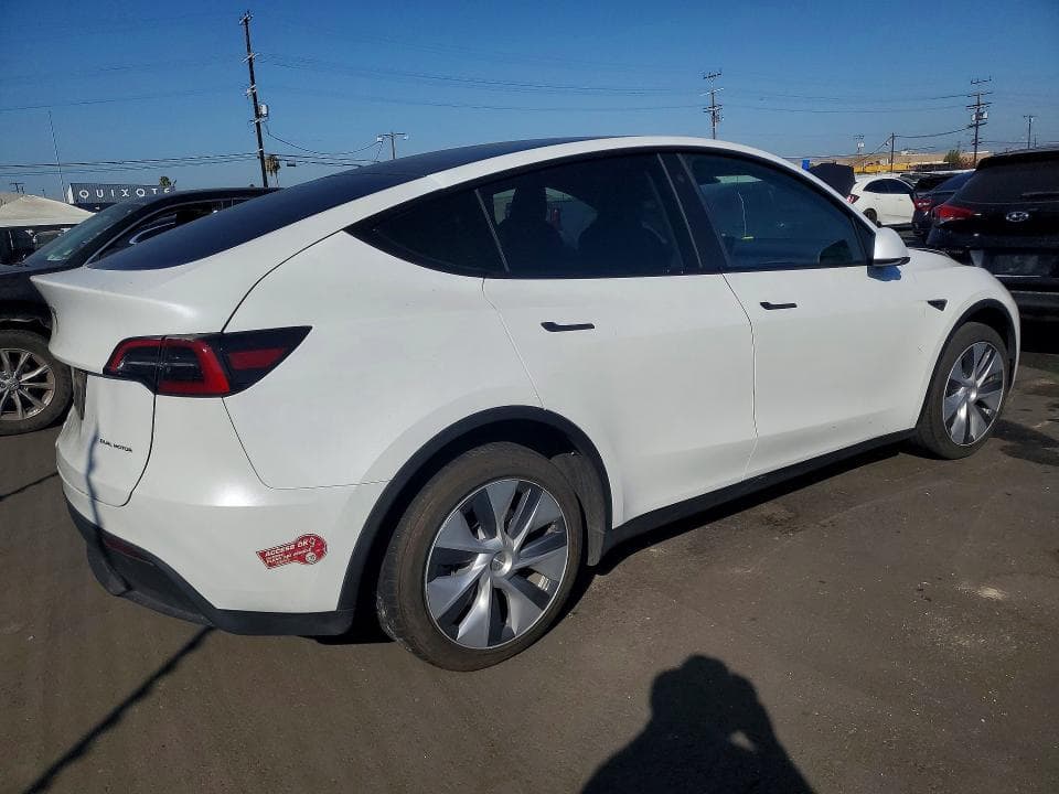 2023 TESLA MODEL Y 3