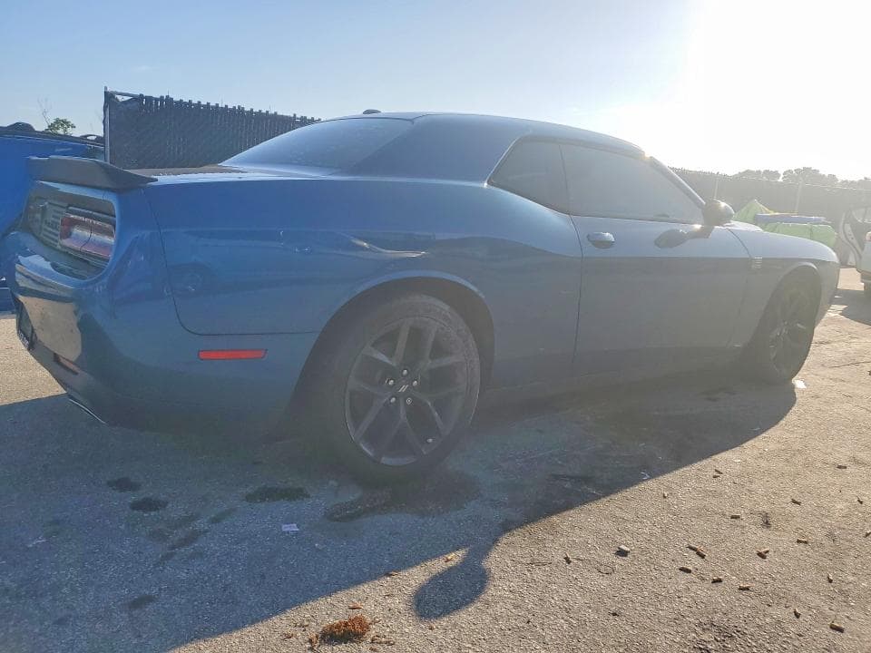 2020 DODGE CHALLENGER SXT 3