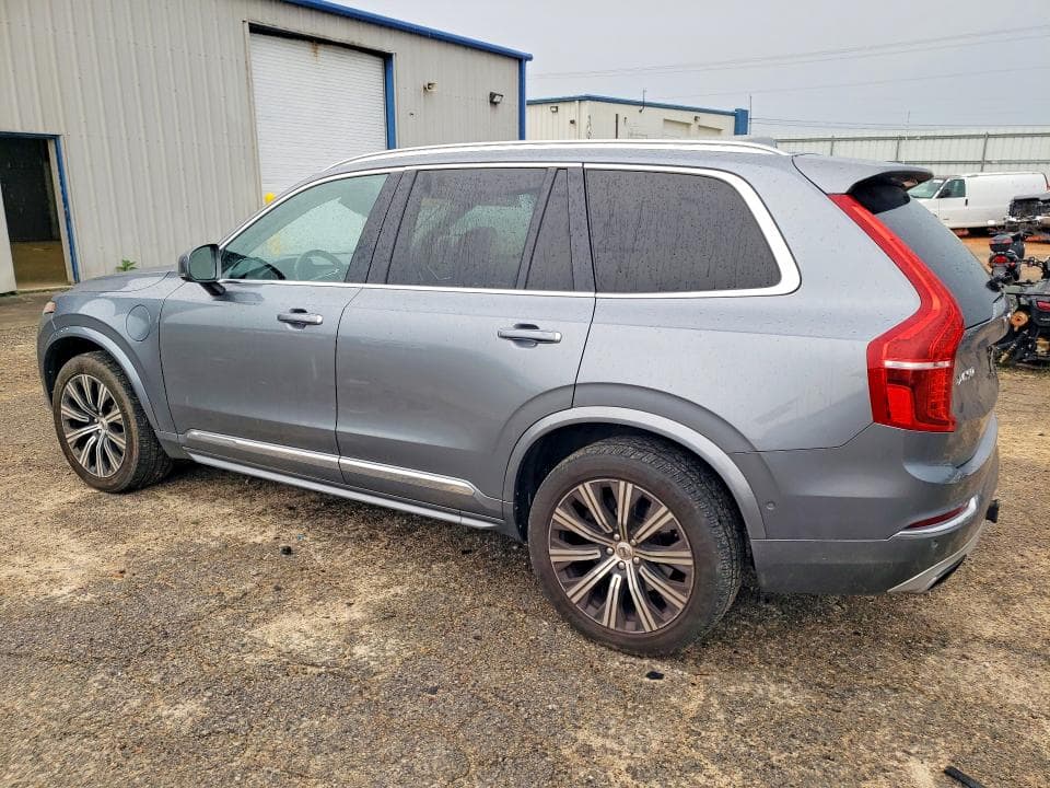 2017 VOLVO XC90 T8 2