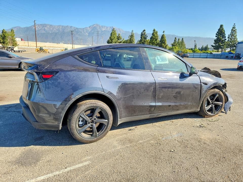 2026 TESLA MODEL Y 3