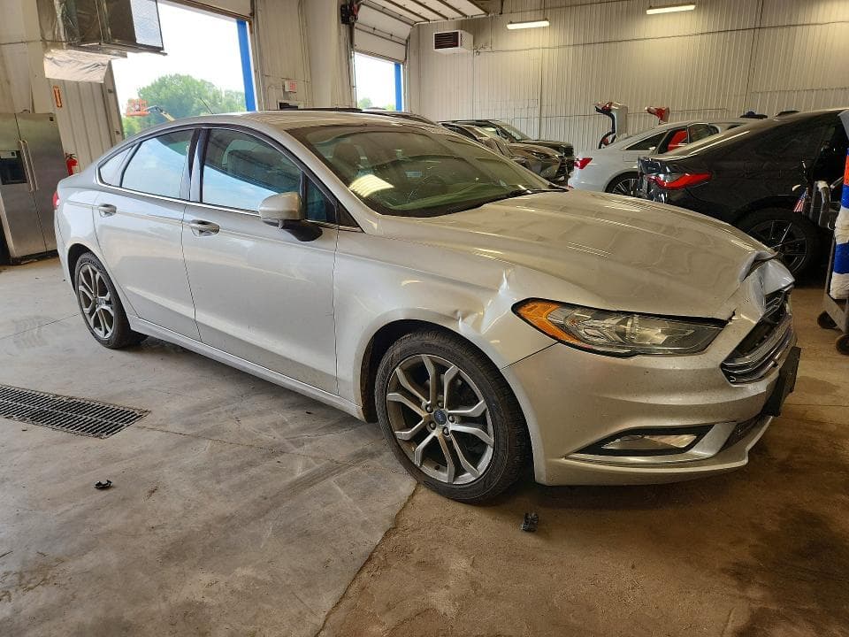 2017 FORD FUSION SE 4