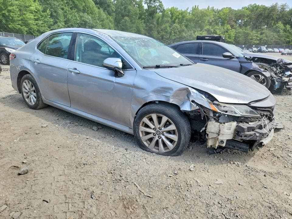 2020 TOYOTA CAMRY LE 4