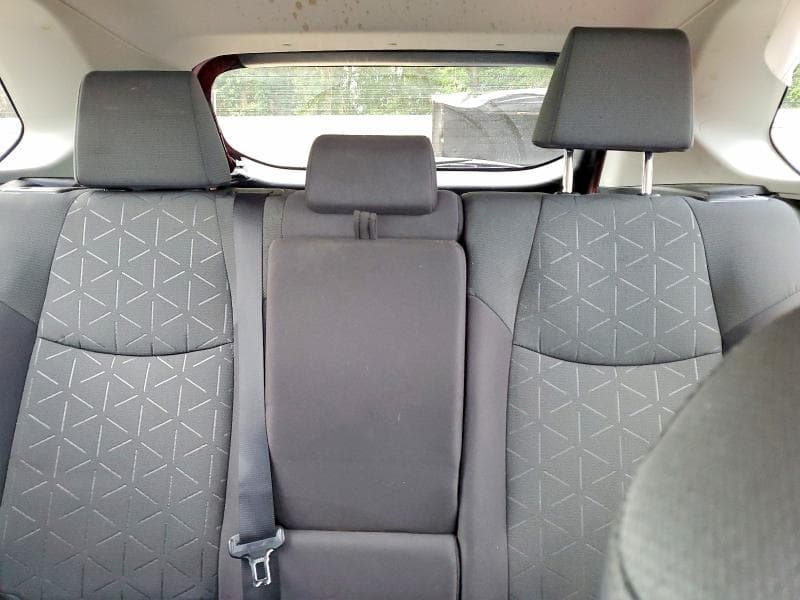 2021 TOYOTA RAV4 XLE 10