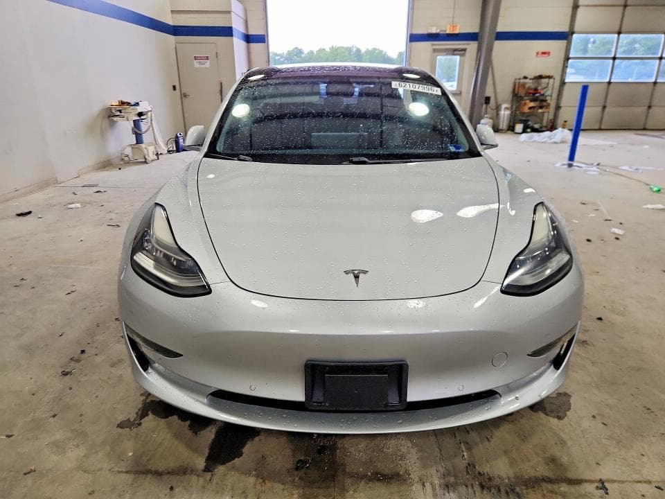2018 TESLA MODEL 3 5