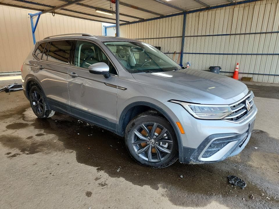 2023 VOLKSWAGEN TIGUAN SE 4