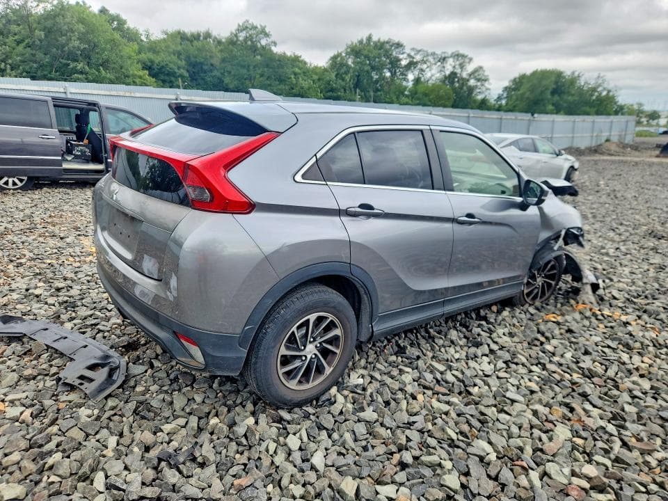 2020 MITSUBISHI ECLIPSE CROSS ES 3