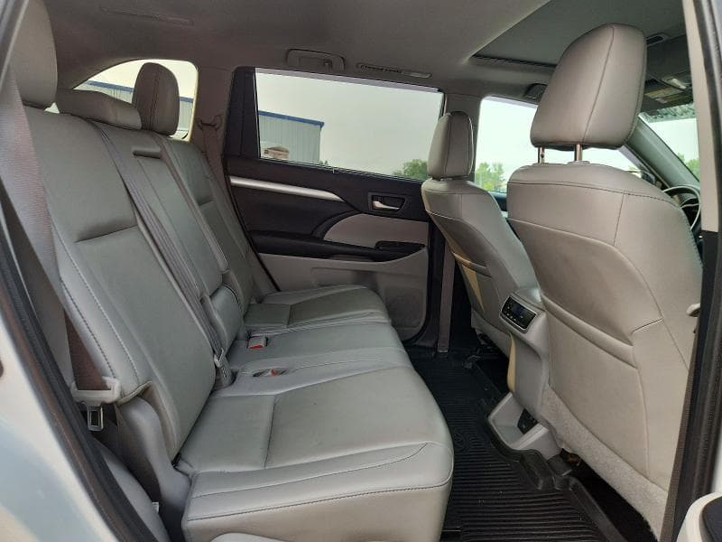 2019 TOYOTA HIGHLANDER XLE 11