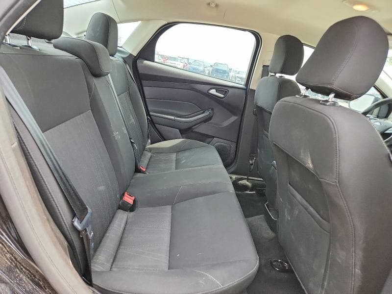 2017 FORD FOCUS SE 10