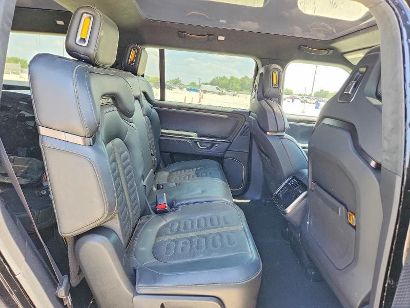 2025 RIVIAN R1S ADVENTURE 10