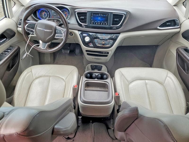 2019 CHRYSLER PACIFICA TOURING L 8