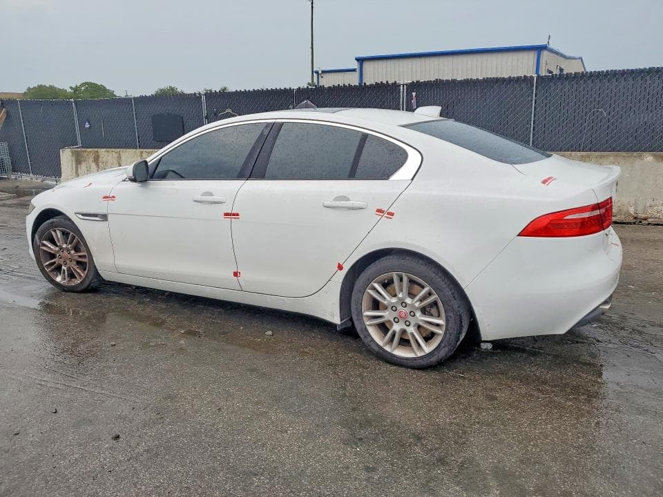 2018 JAGUAR XE PREMIUM 2