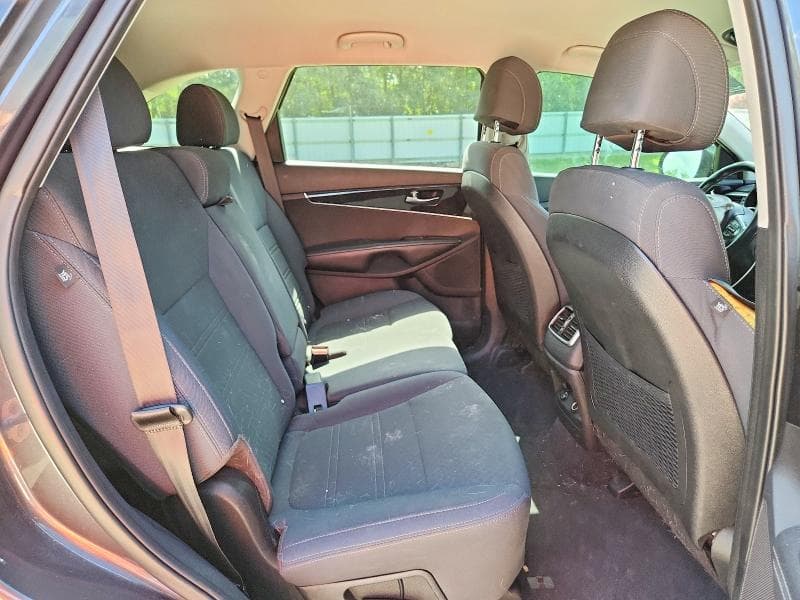 2017 KIA SORENTO LX 11