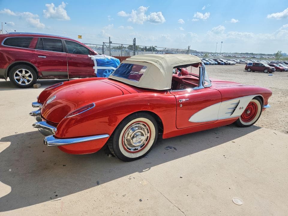 1960 CHEVROLET CORVETTE 3