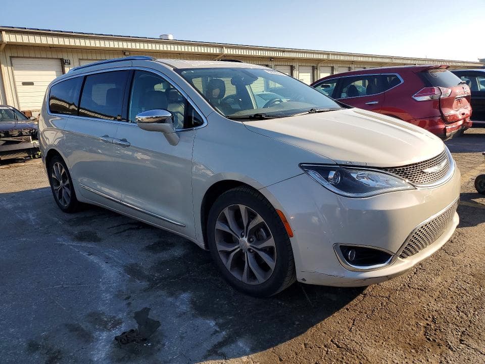 2017 CHRYSLER PACIFICA LIMITED 4