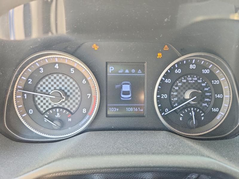 2020 HYUNDAI ELANTRA SEL 9