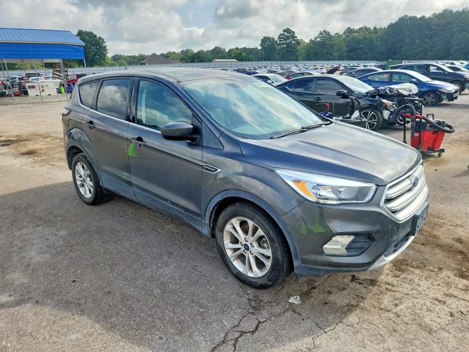 2017 FORD ESCAPE SE 4