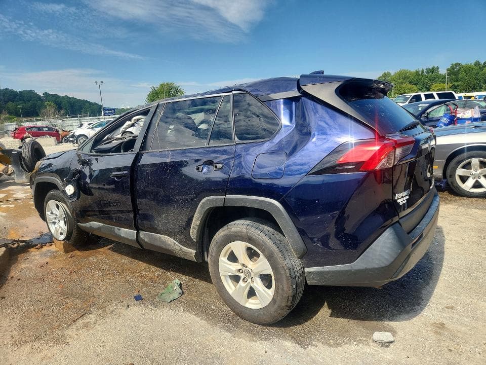 2021 TOYOTA RAV4 XLE 2