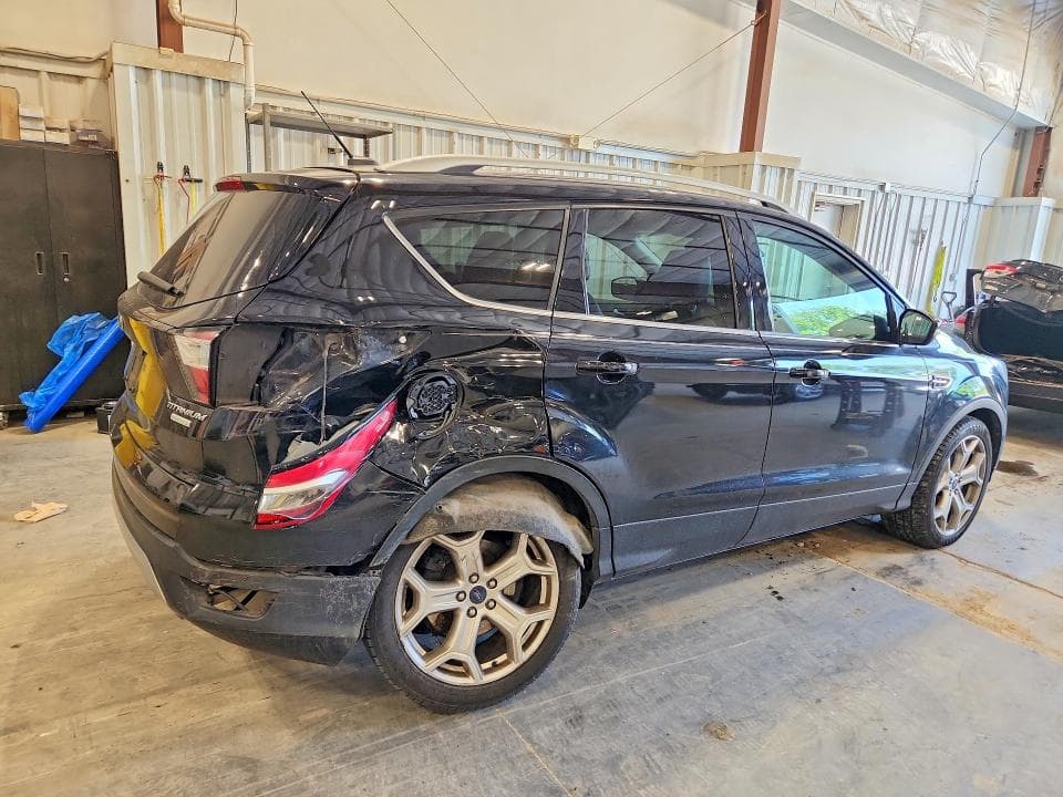 2017 FORD ESCAPE TITANIUM 3