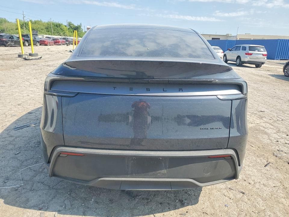 2026 TESLA MODEL Y 6
