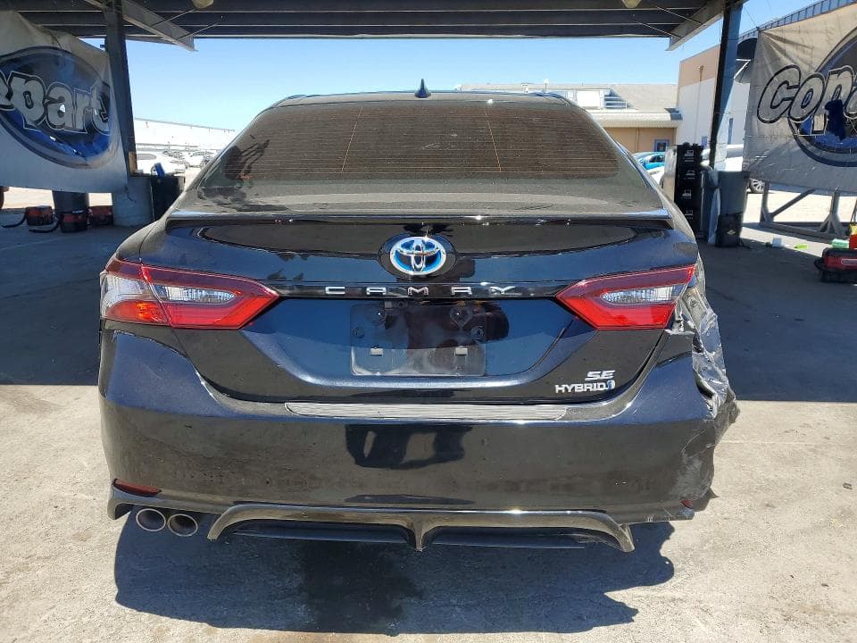 2022 TOYOTA CAMRY HYBRID SE 6