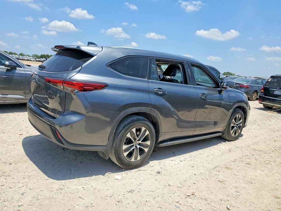 2020 TOYOTA HIGHLANDER XLE 3