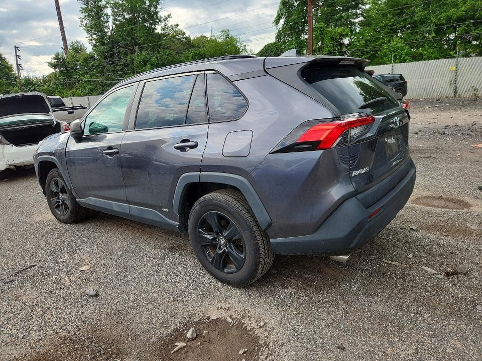 2021 TOYOTA RAV4 LE 2