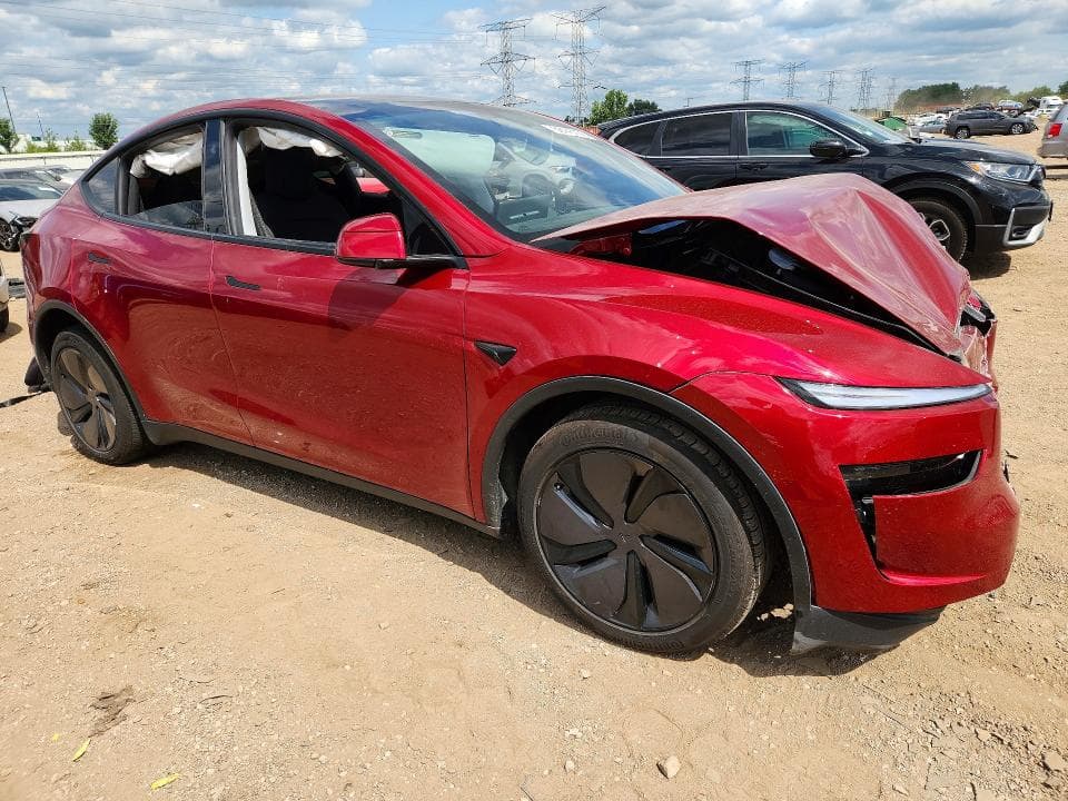2026 TESLA MODEL Y 4