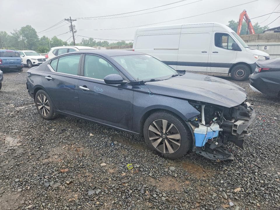 2021 NISSAN ALTIMA SV 4