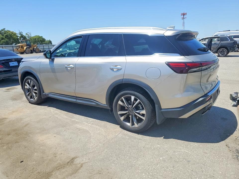 2023 INFINITI QX60 LUXE 2