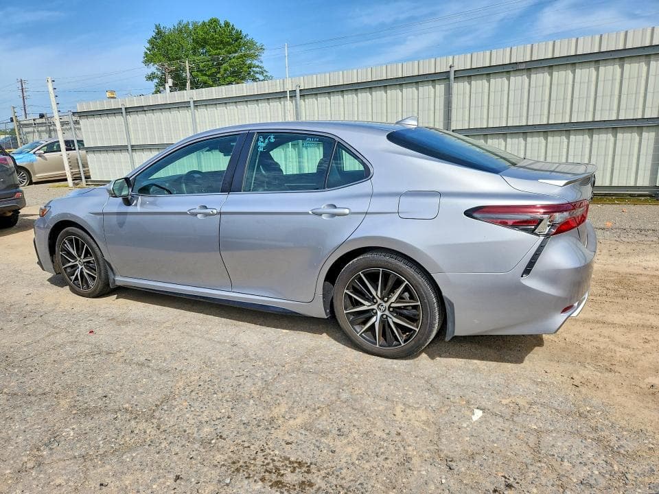 2024 TOYOTA CAMRY SE 2
