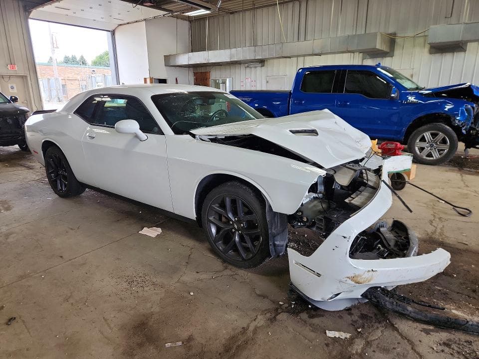 2022 DODGE CHALLENGER SXT 4