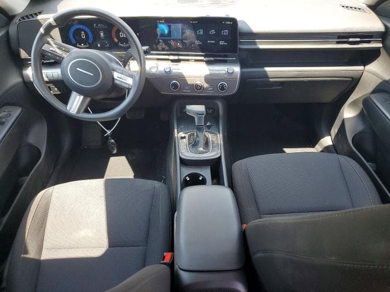 2025 HYUNDAI KONA SE 8
