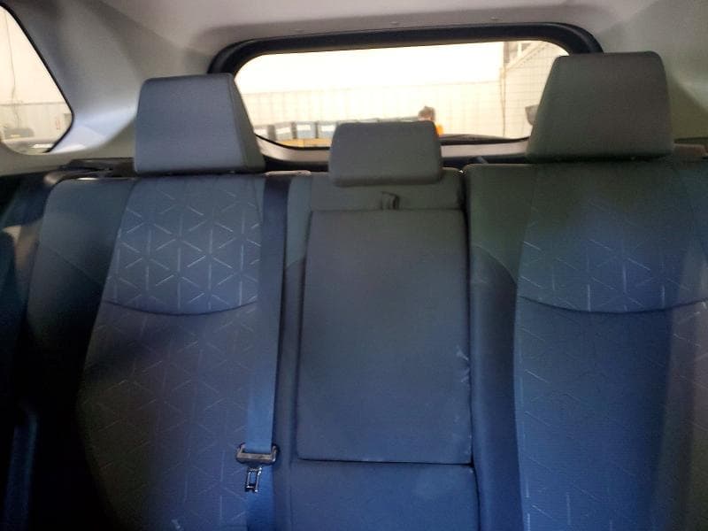 2022 TOYOTA RAV4 XLE 10