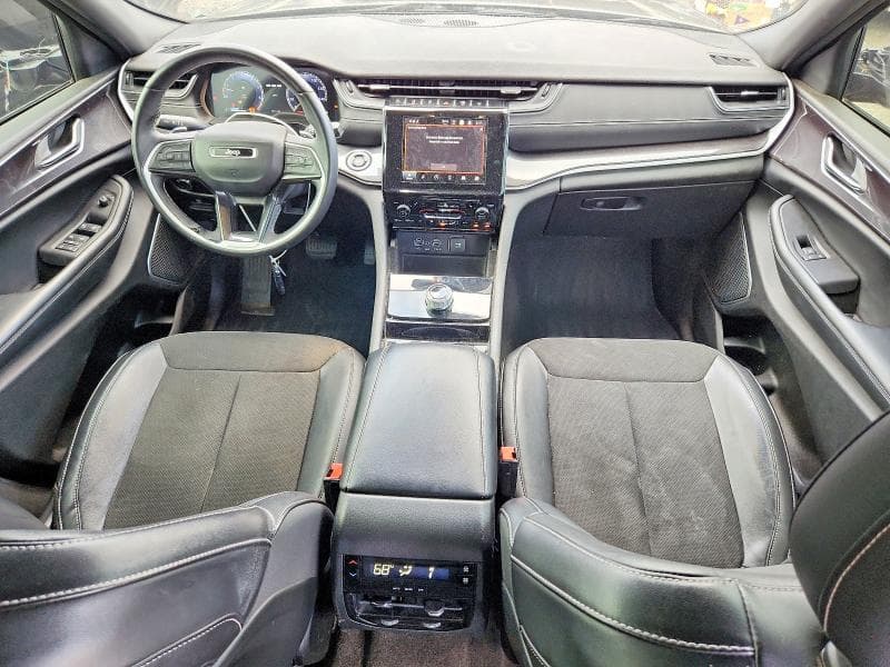 2022 JEEP GRAND CHEROKEE L LAREDO 8