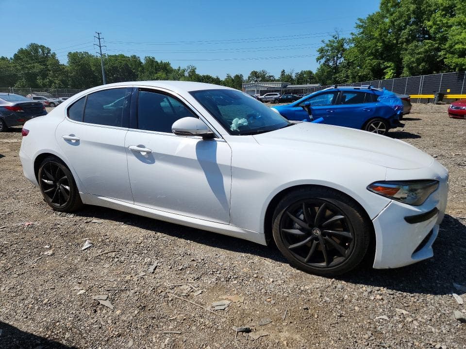 2017 ALFA ROMEO GIULIA 4