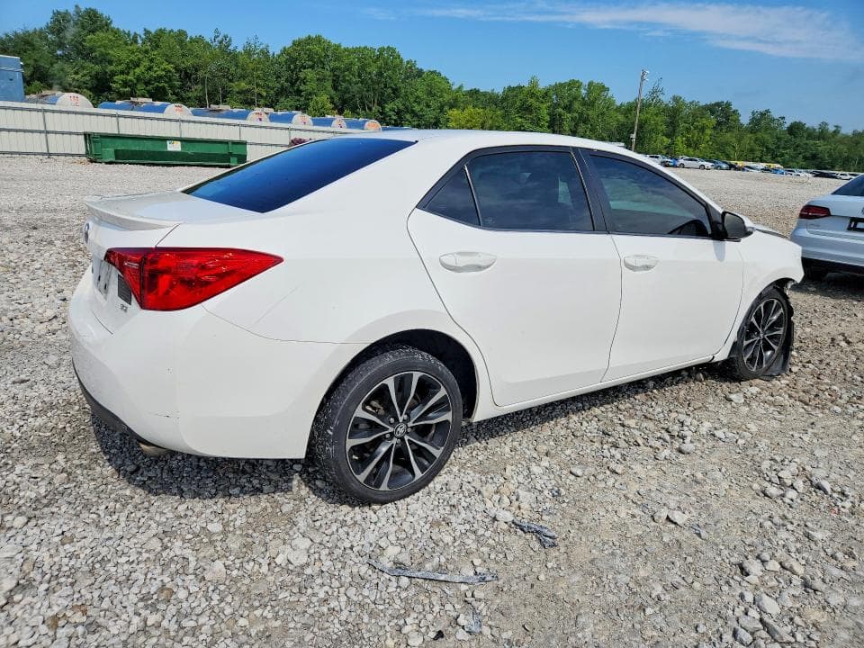 2018 TOYOTA COROLLA SE 3