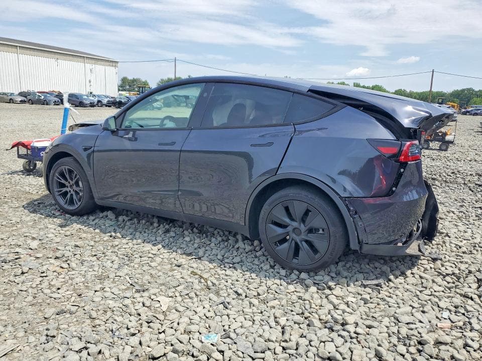 2024 TESLA MODEL Y 2