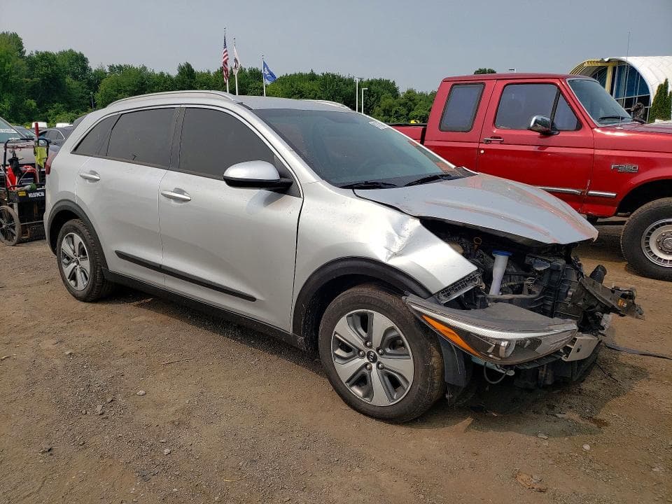 2020 KIA NIRO LX 4