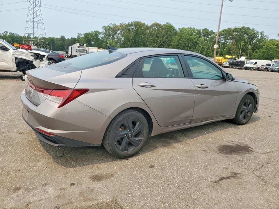 2023 HYUNDAI ELANTRA SEL 3
