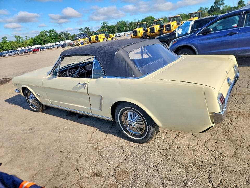 1965 FORD MUSTANG 2