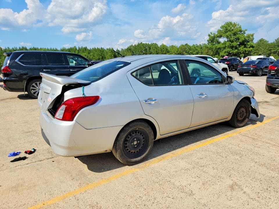 2017 NISSAN VERSA 1.6 SV 3