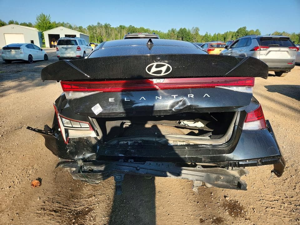 2024 HYUNDAI ELANTRA LUXURY 6