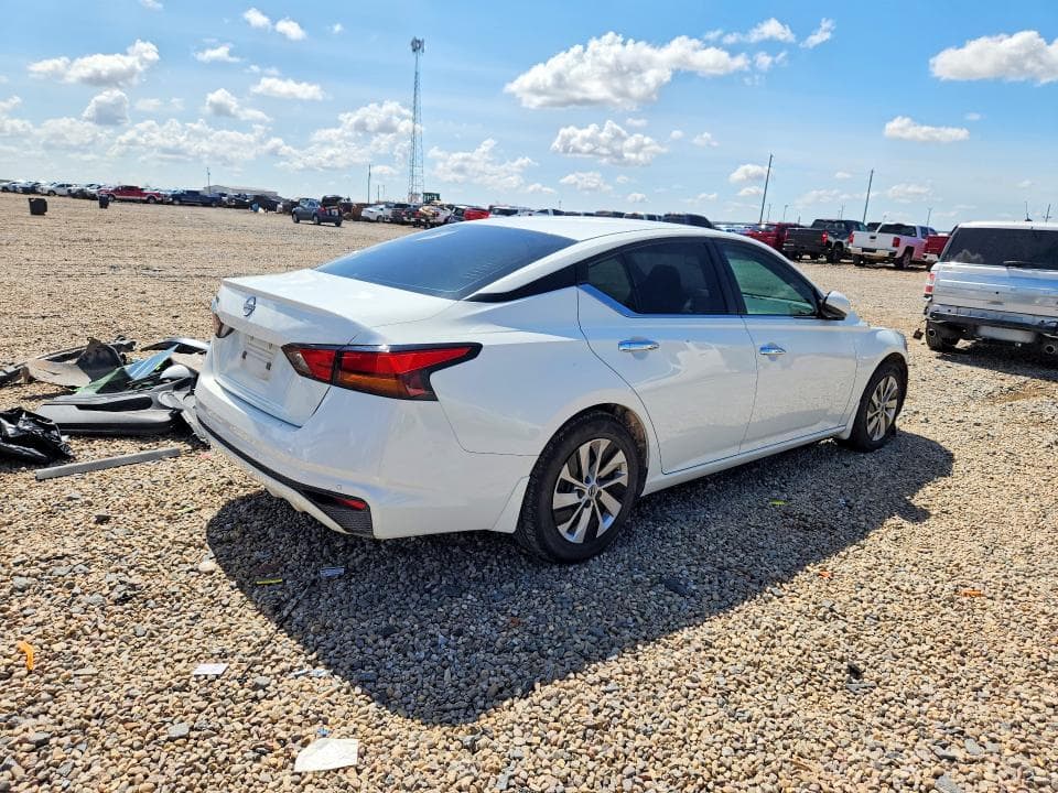 2023 NISSAN ALTIMA S 3