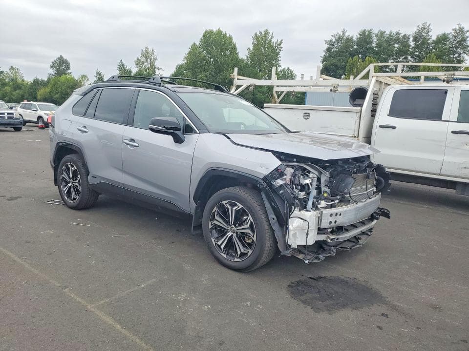 2025 TOYOTA RAV4 XSE 4