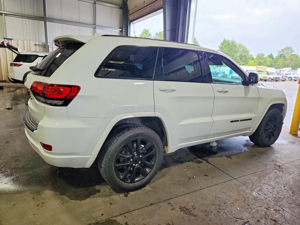 2018 JEEP GRAND CHEROKEE LAREDO 3