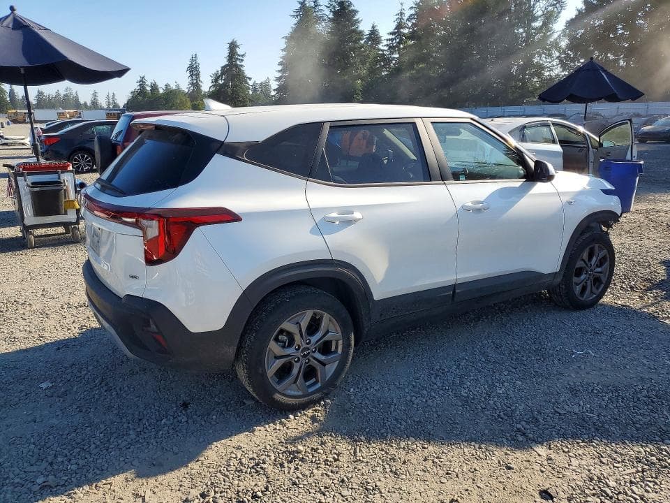 2024 KIA SELTOS LX 3