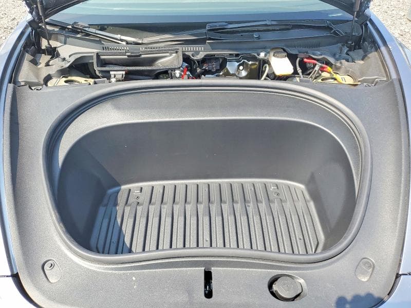 2026 TESLA MODEL 3 11