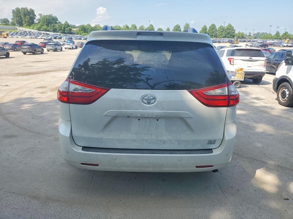 2017 TOYOTA SIENNA XLE 7-PASSENGER 6