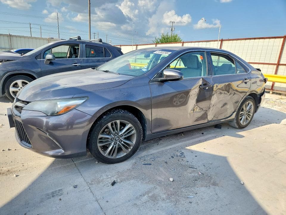 2017 TOYOTA CAMRY SE - 1